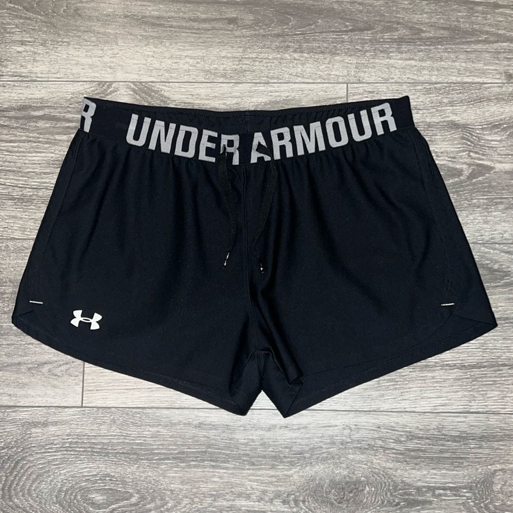 Under Armour Shorts Black Womens Small